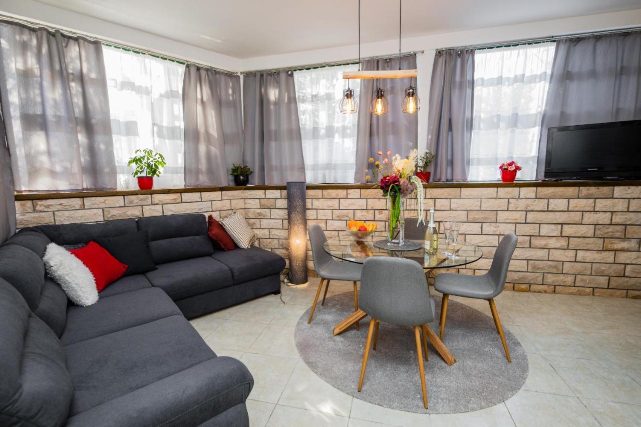 Ferienwohnung Glicinia Šibenik Exterior foto